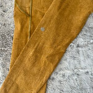 Lululemon size 4 leggings